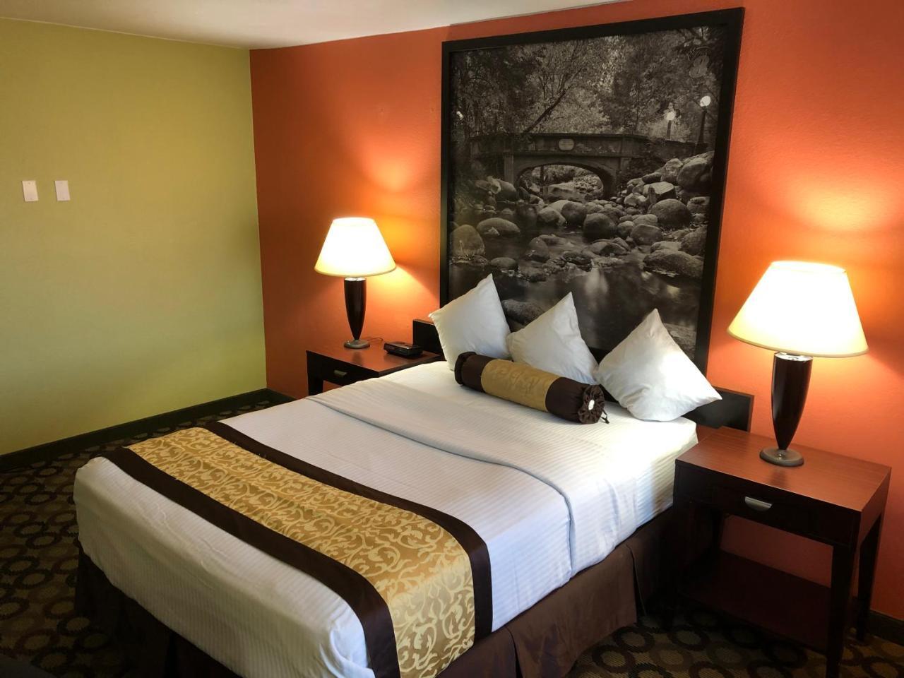 Super 8 By Wyndham Ontario Motel Kültér fotó